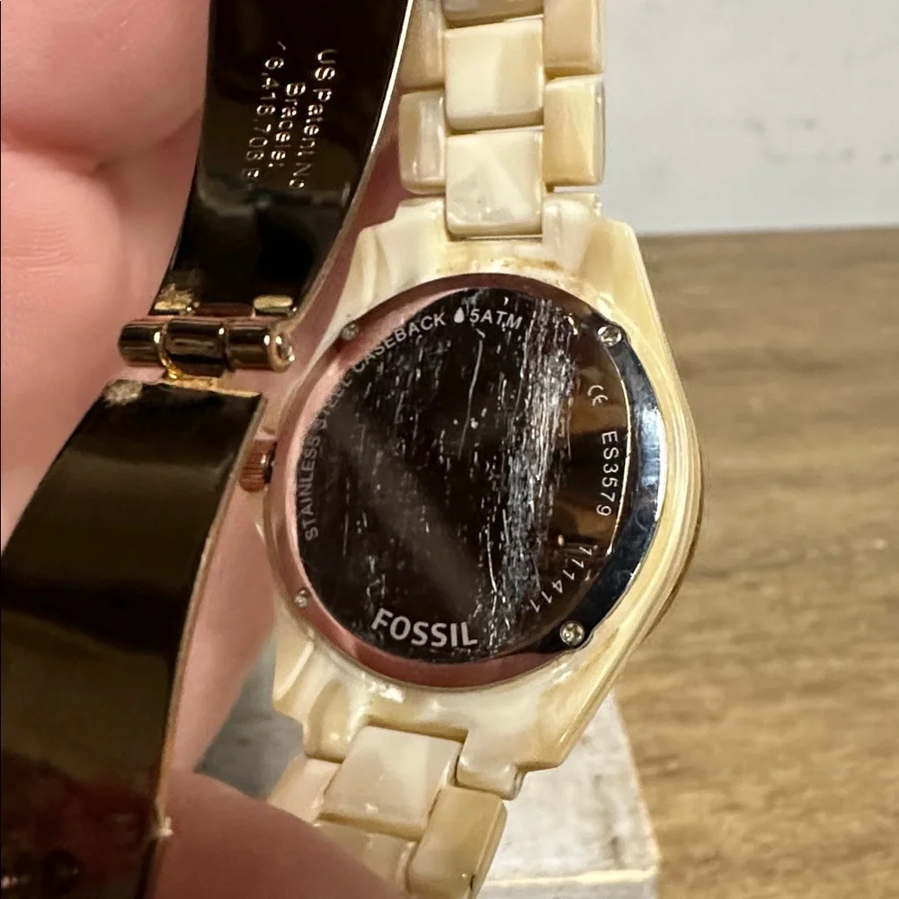 *Brand new battery* Fossil great shape Riley multi function crystallized watch - Picture 8 of 8